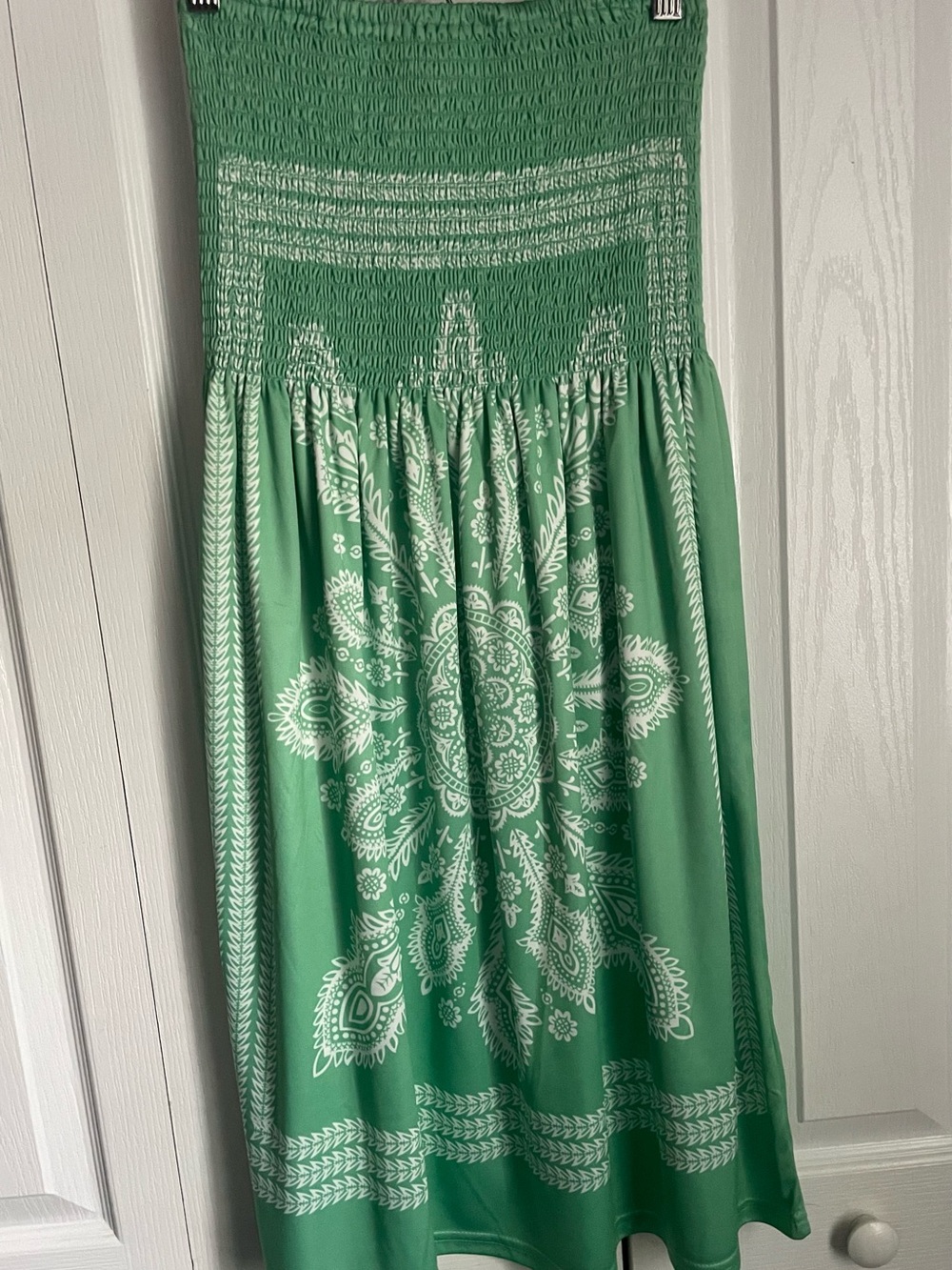 VENUS Green Strapless/Bandeau Smocked Midi Dress with Mandala Print, XS